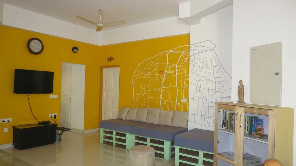 Happy Camper Hostel Kochi Exterior photo